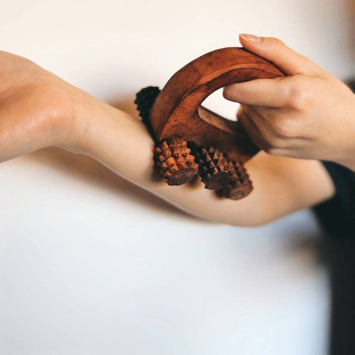 Handheld Wooden Body Massage Roller